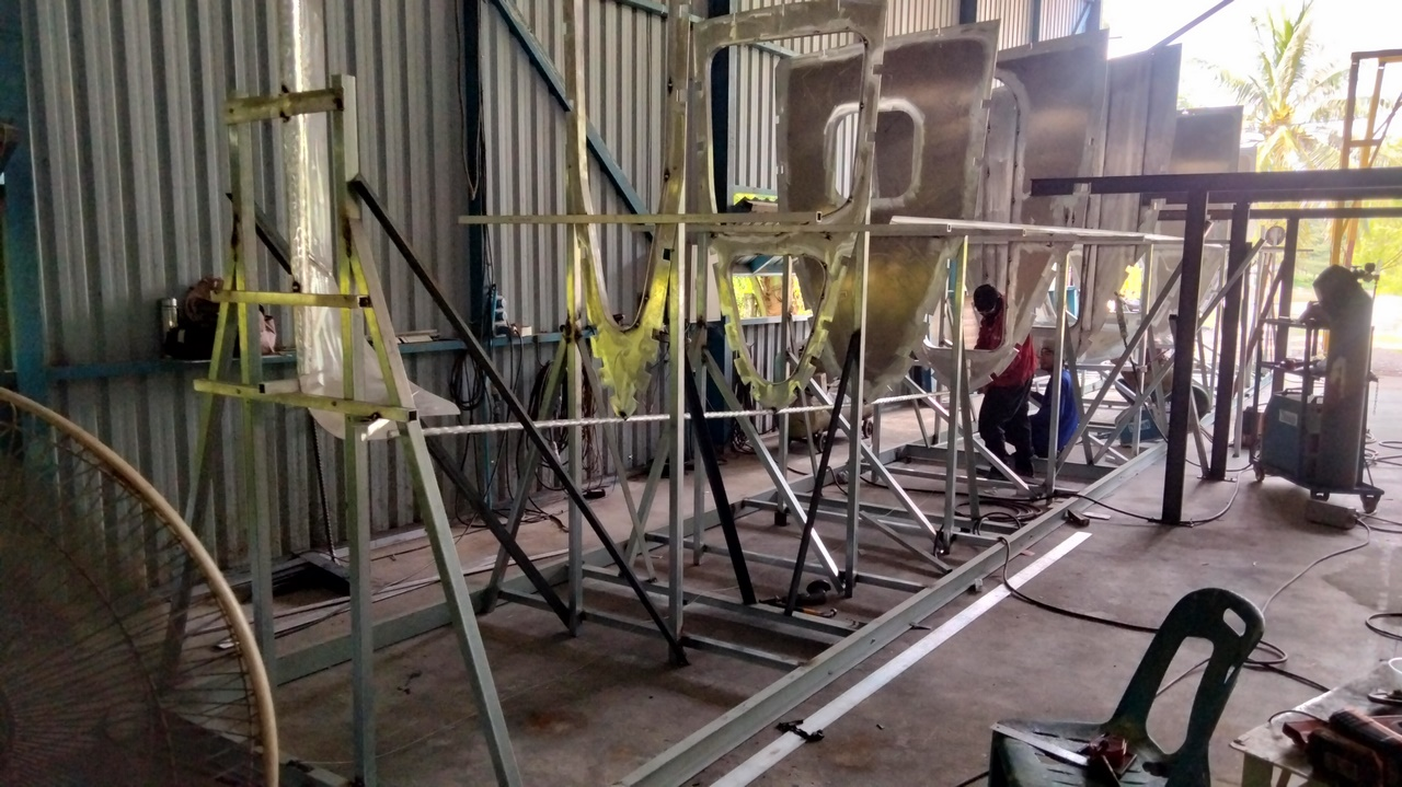 Mumby 48 keel and T-bar in early build stage